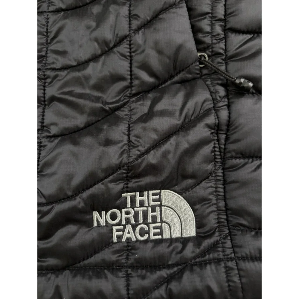 The North Face ThermoBall Trekker Vest Small Quilted Puffer Black Men's nf0a3lhd